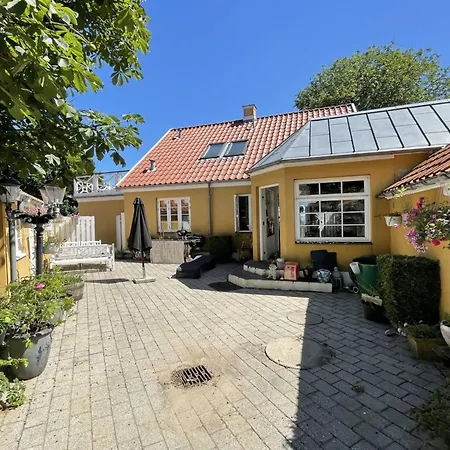 Lorenz - 10m From The Sea By Interhome Otel
