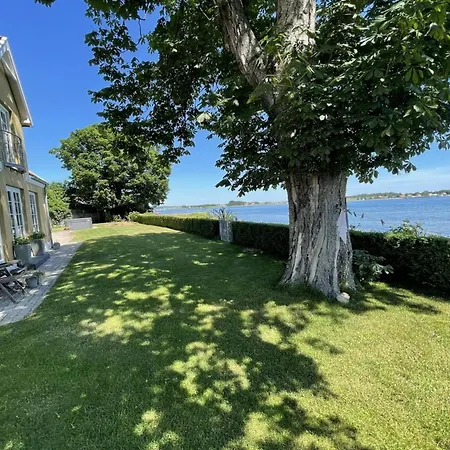 Lorenz - 10m From The Sea By Interhome Otel 3*