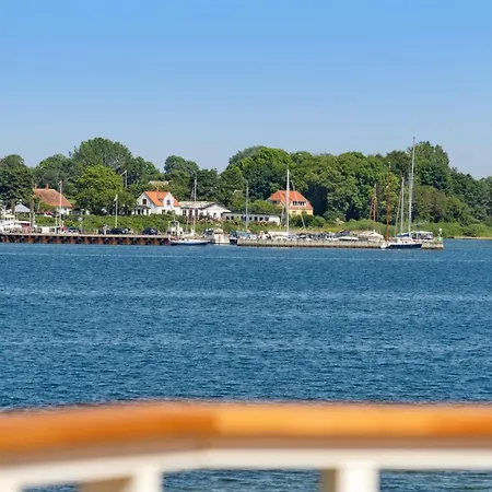 Lorenz - 10m From The Sea By Interhome 3*