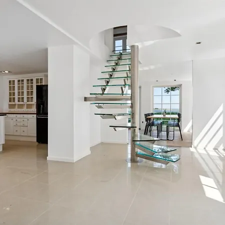 Lorenz - 10m From The Sea By Interhome Otel